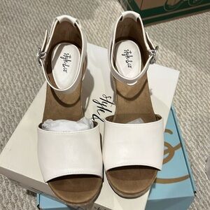 style and co white platform sandal